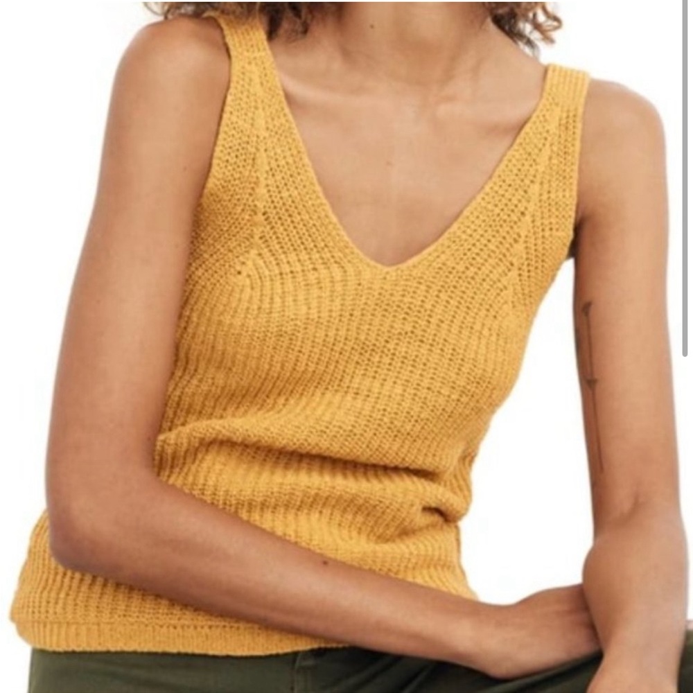 Mustard yellow knitted tank by Madewell!